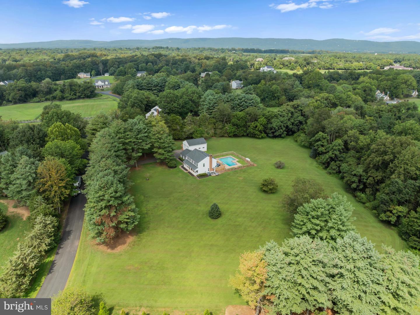 4477 LYNN FOREST DR, GAINESVILLE, Virginia 20155, 4 Bedrooms Bedrooms, ,2 BathroomsBathrooms,Residential,For sale,4477 LYNN FOREST DR,VAPW2102278 MLS # VAPW2102278