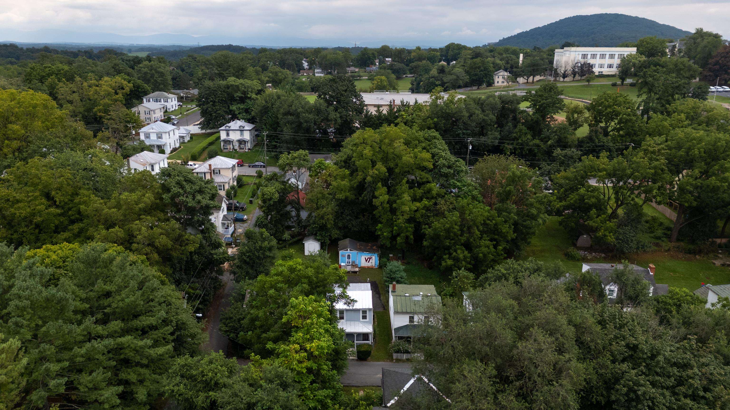 629 BAPTIST ST, STAUNTON, Virginia 24401, 2 Bedrooms Bedrooms, ,1 BathroomBathrooms,Residential,629 BAPTIST ST,668191 MLS # 668191