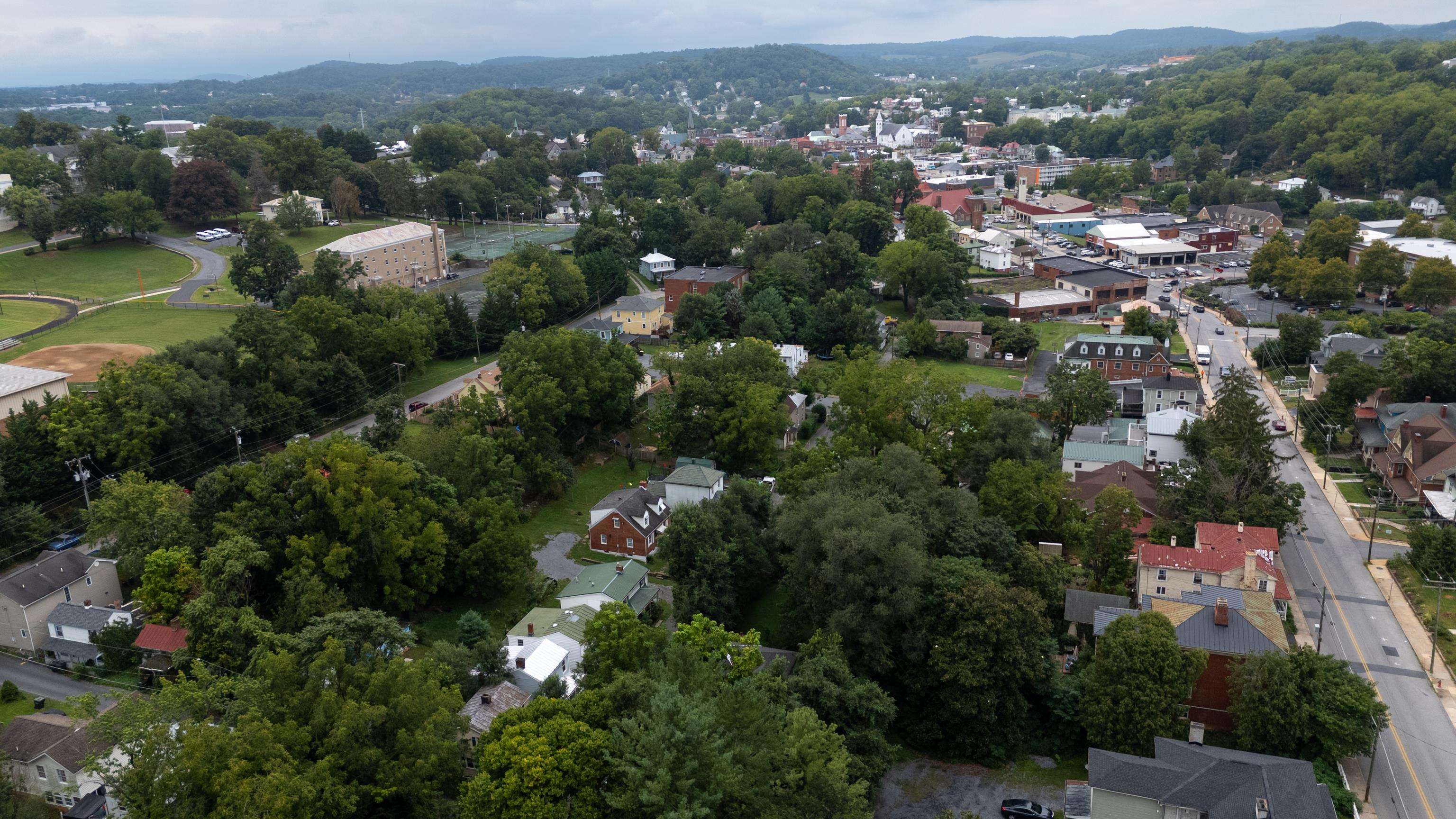 629 BAPTIST ST, STAUNTON, Virginia 24401, 2 Bedrooms Bedrooms, ,1 BathroomBathrooms,Residential,629 BAPTIST ST,668191 MLS # 668191