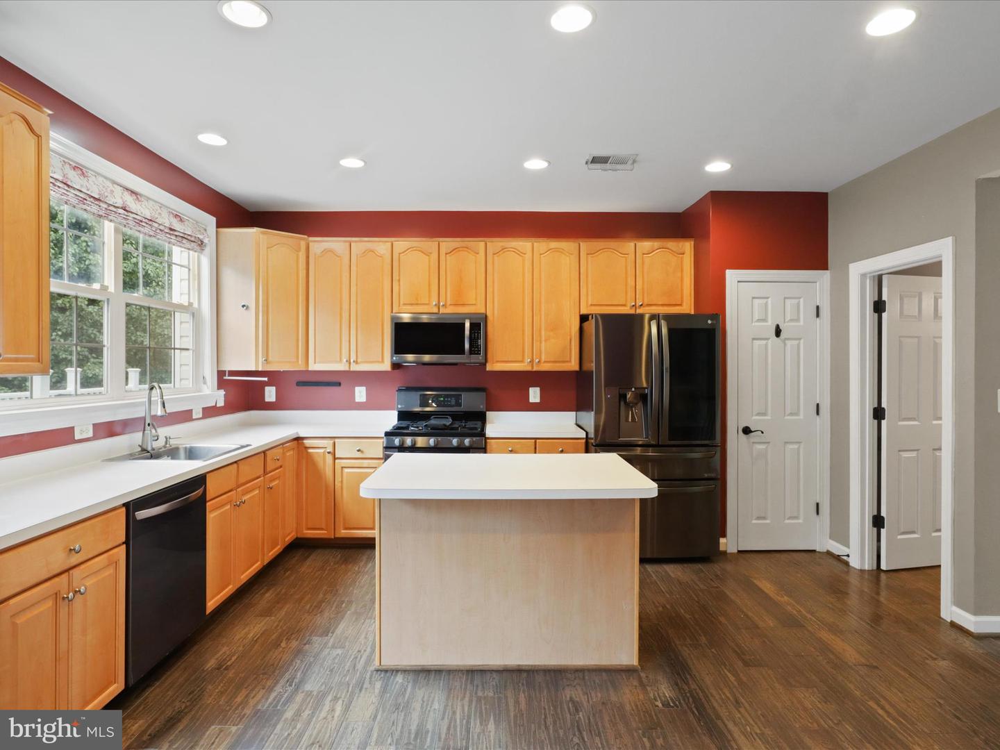 15678 AVOCET LOOP, WOODBRIDGE, Virginia 22191, 3 Bedrooms Bedrooms, ,3 BathroomsBathrooms,Residential,For sale,15678 AVOCET LOOP,VAPW2102360 MLS # VAPW2102360