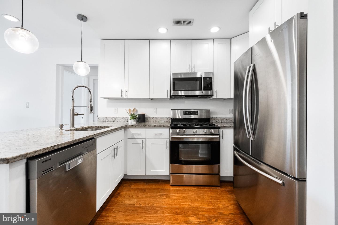 1920 3RD ST NE #5, WASHINGTON, District Of Columbia 20002, 3 Bedrooms Bedrooms, ,2 BathroomsBathrooms,Residential,For sale,1920 3RD ST NE #5,DCDC2216570 MLS # DCDC2216570