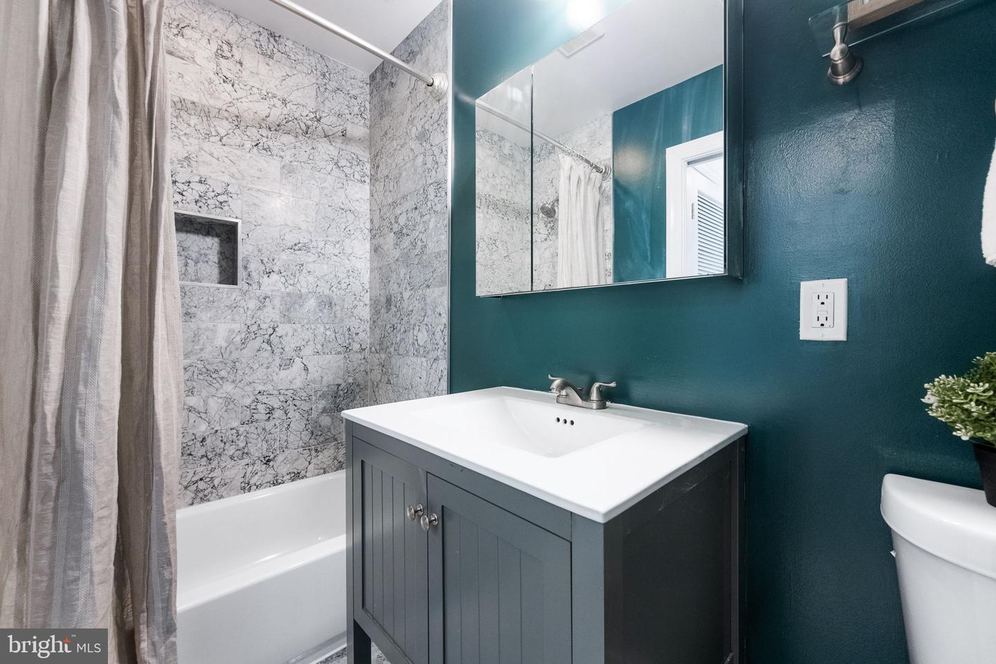 1920 3RD ST NE #5, WASHINGTON, District Of Columbia 20002, 3 Bedrooms Bedrooms, ,2 BathroomsBathrooms,Residential,For sale,1920 3RD ST NE #5,DCDC2216570 MLS # DCDC2216570