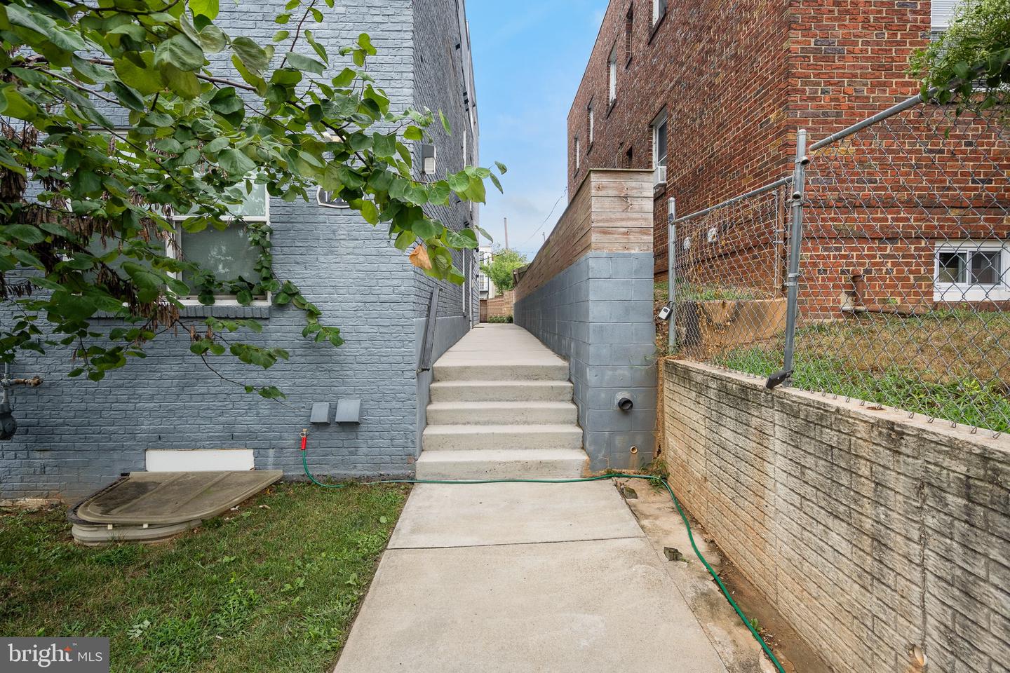 1920 3RD ST NE #5, WASHINGTON, District Of Columbia 20002, 3 Bedrooms Bedrooms, ,2 BathroomsBathrooms,Residential,For sale,1920 3RD ST NE #5,DCDC2216570 MLS # DCDC2216570