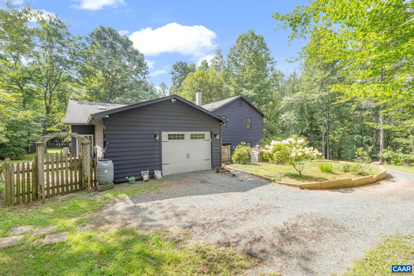 3908 STONY POINT RD, KESWICK, Virginia 22947, 3 Bedrooms Bedrooms, ,2 BathroomsBathrooms,Residential,For sale,3908 STONY POINT RD,668162 MLS # 668162