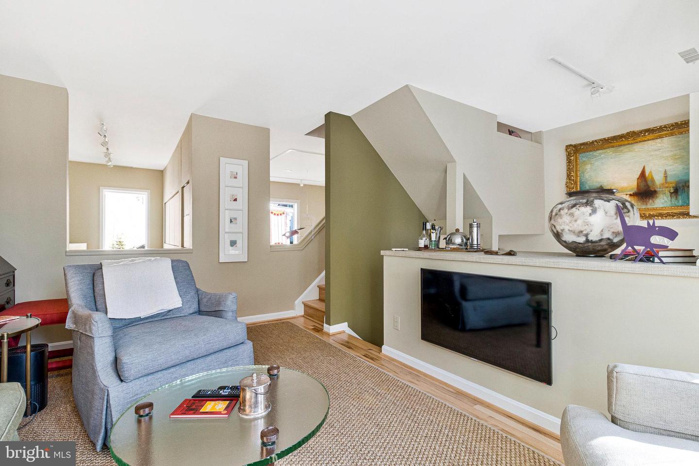 1501 CHURCH ST NW, WASHINGTON, District Of Columbia 20005, 3 Bedrooms Bedrooms, ,2 BathroomsBathrooms,Residential,For sale,1501 CHURCH ST NW,DCDC2216616 MLS # DCDC2216616