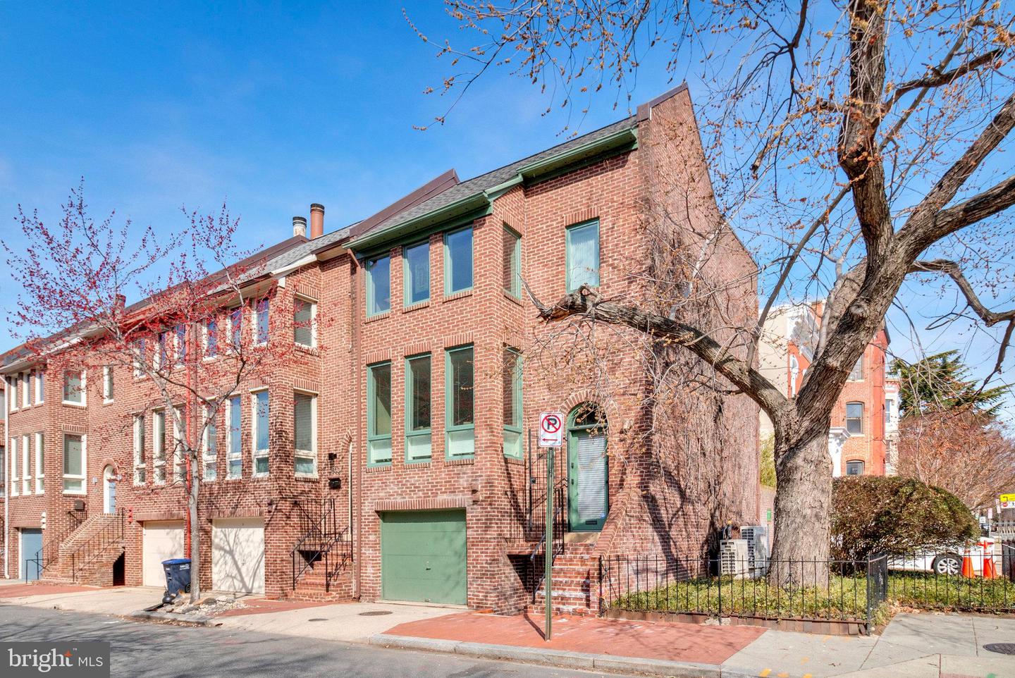 1501 CHURCH ST NW, WASHINGTON, District Of Columbia 20005, 3 Bedrooms Bedrooms, ,2 BathroomsBathrooms,Residential,For sale,1501 CHURCH ST NW,DCDC2216616 MLS # DCDC2216616
