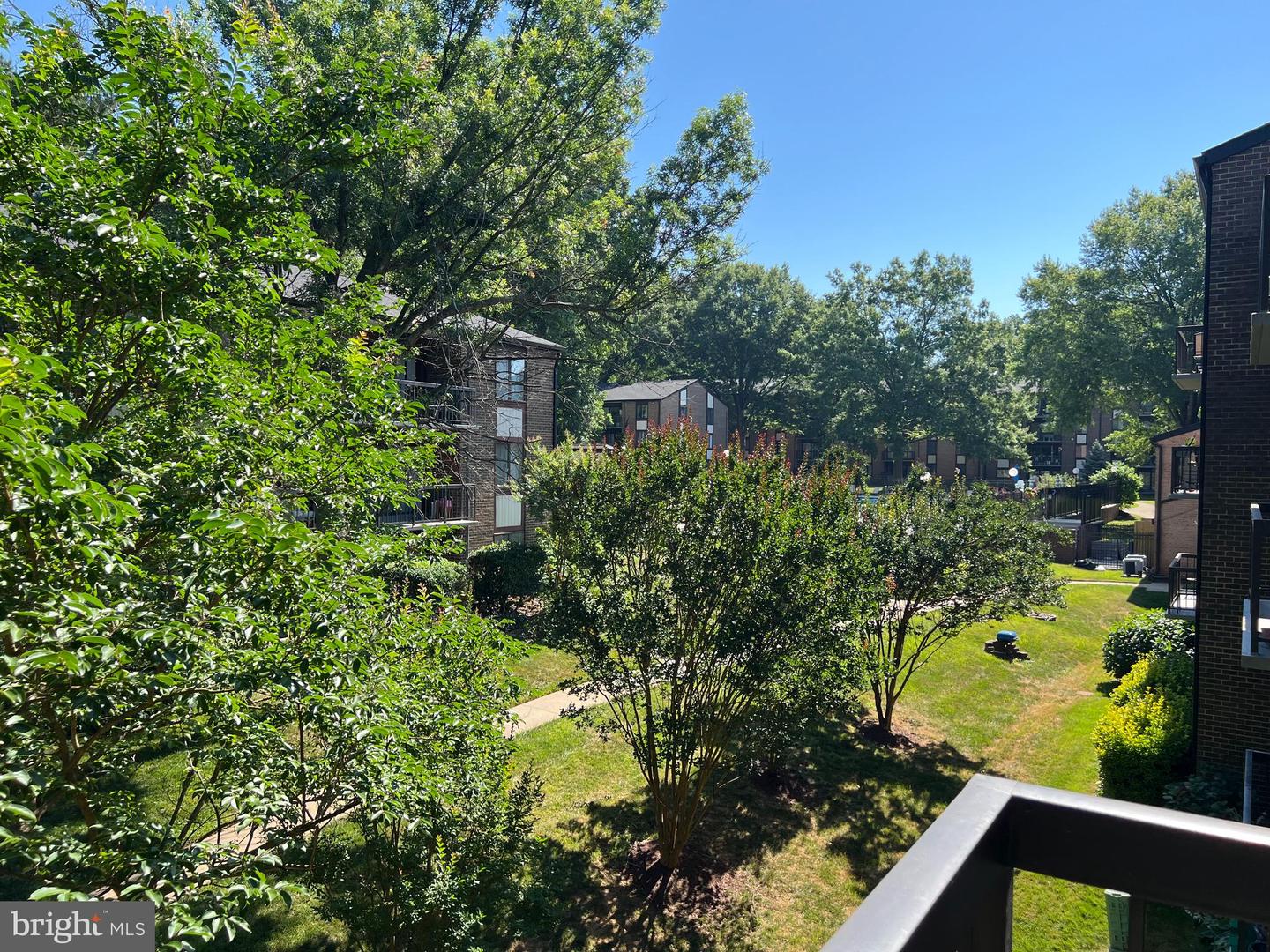 9730 KINGSBRIDGE DR #202, FAIRFAX, Virginia 22031, 2 Bedrooms Bedrooms, ,1 BathroomBathrooms,Residential,For sale,9730 KINGSBRIDGE DR #202,VAFX2263072 MLS # VAFX2263072 9730 KINGSBRIDGE DR #202, FAIRFAX, Virginia 22031, 2 Bedrooms Bedrooms, ,1 BathroomBathrooms,Residential,For sale,9730 KINGSBRIDGE DR #202,VAFX2263072 MLS # VAFX2263072