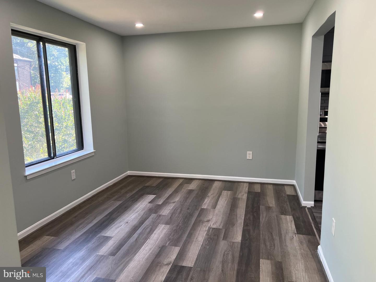 9730 KINGSBRIDGE DR #202, FAIRFAX, Virginia 22031, 2 Bedrooms Bedrooms, ,1 BathroomBathrooms,Residential,For sale,9730 KINGSBRIDGE DR #202,VAFX2263072 MLS # VAFX2263072 9730 KINGSBRIDGE DR #202, FAIRFAX, Virginia 22031, 2 Bedrooms Bedrooms, ,1 BathroomBathrooms,Residential,For sale,9730 KINGSBRIDGE DR #202,VAFX2263072 MLS # VAFX2263072