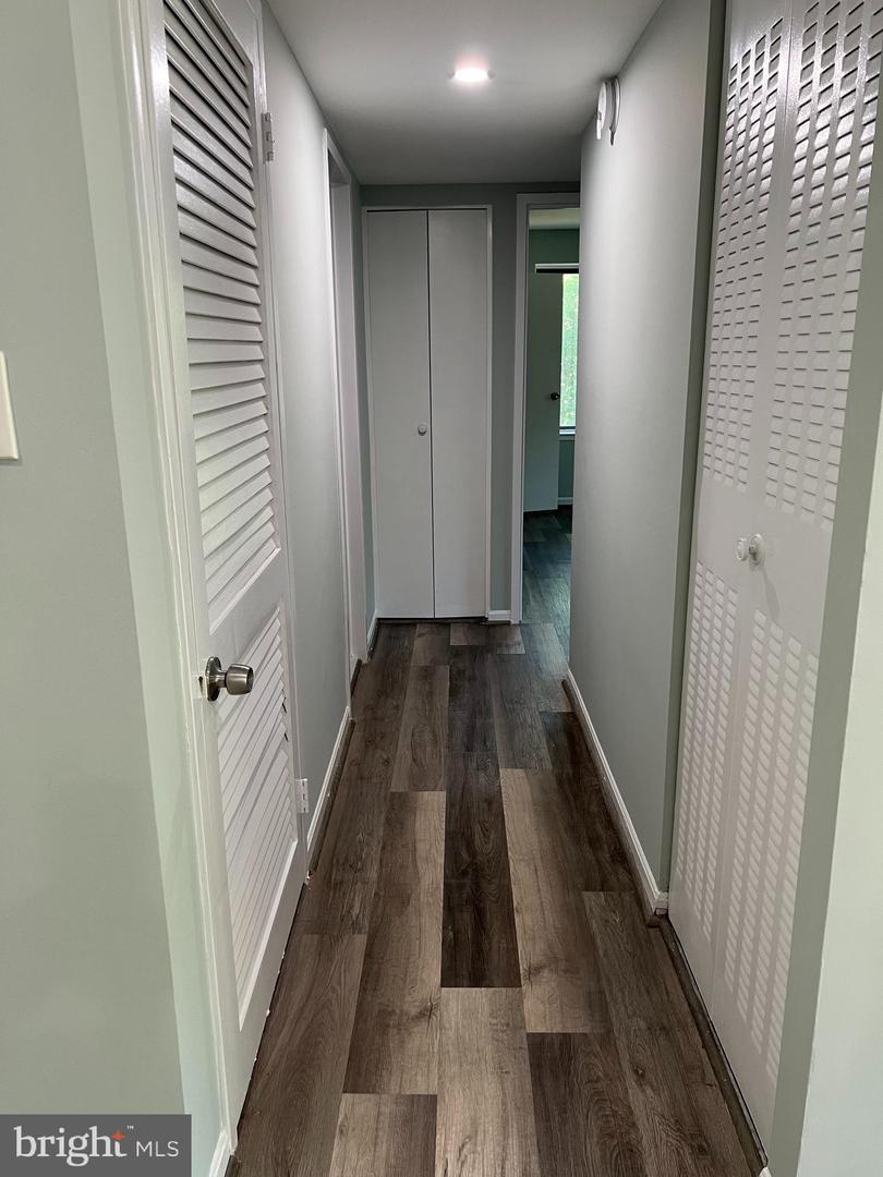 9730 KINGSBRIDGE DR #202, FAIRFAX, Virginia 22031, 2 Bedrooms Bedrooms, ,1 BathroomBathrooms,Residential,For sale,9730 KINGSBRIDGE DR #202,VAFX2263072 MLS # VAFX2263072 9730 KINGSBRIDGE DR #202, FAIRFAX, Virginia 22031, 2 Bedrooms Bedrooms, ,1 BathroomBathrooms,Residential,For sale,9730 KINGSBRIDGE DR #202,VAFX2263072 MLS # VAFX2263072