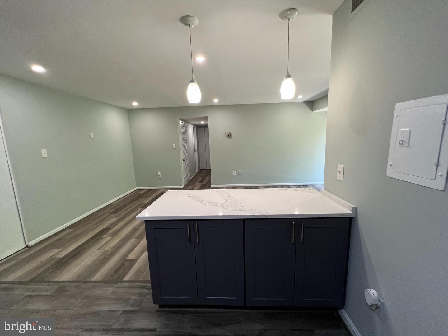 9730 KINGSBRIDGE DR #202, FAIRFAX, Virginia 22031, 2 Bedrooms Bedrooms, ,1 BathroomBathrooms,Residential,For sale,9730 KINGSBRIDGE DR #202,VAFX2263072 MLS # VAFX2263072 9730 KINGSBRIDGE DR #202, FAIRFAX, Virginia 22031, 2 Bedrooms Bedrooms, ,1 BathroomBathrooms,Residential,For sale,9730 KINGSBRIDGE DR #202,VAFX2263072 MLS # VAFX2263072