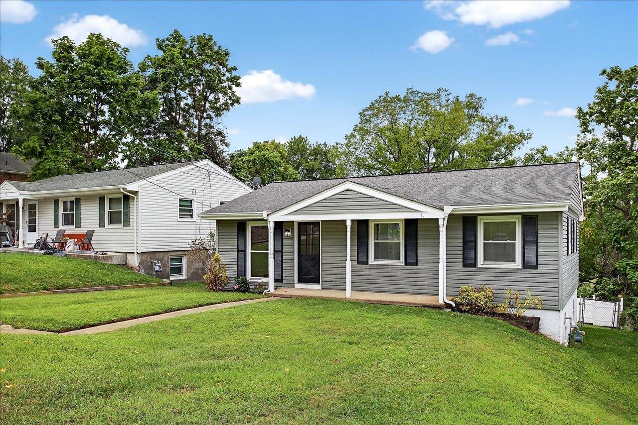 329 S WINCHESTER AVE, WAYNESBORO, Virginia 22980, 3 Bedrooms Bedrooms, ,1 BathroomBathrooms,Residential,329 S WINCHESTER AVE,668192 MLS # 668192