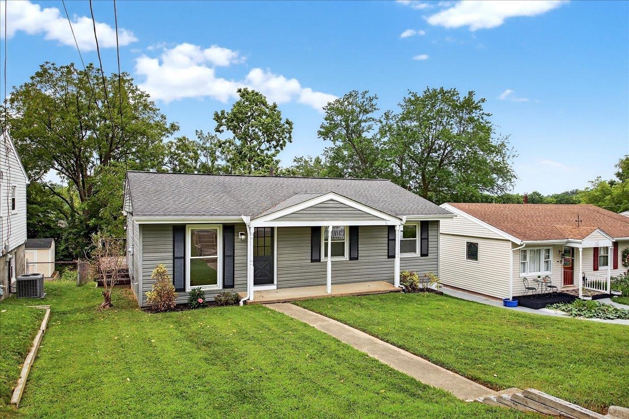 329 S WINCHESTER AVE, WAYNESBORO, Virginia 22980, 3 Bedrooms Bedrooms, ,1 BathroomBathrooms,Residential,329 S WINCHESTER AVE,668192 MLS # 668192