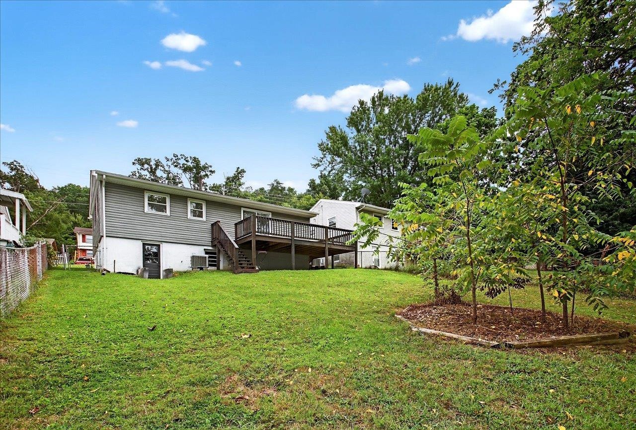 329 S WINCHESTER AVE, WAYNESBORO, Virginia 22980, 3 Bedrooms Bedrooms, ,1 BathroomBathrooms,Residential,329 S WINCHESTER AVE,668192 MLS # 668192