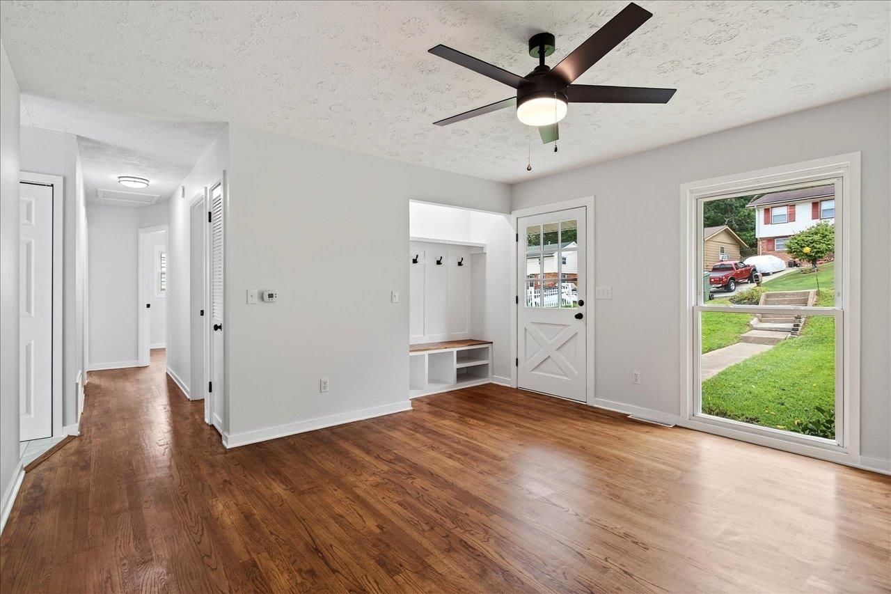 329 S WINCHESTER AVE, WAYNESBORO, Virginia 22980, 3 Bedrooms Bedrooms, ,1 BathroomBathrooms,Residential,329 S WINCHESTER AVE,668192 MLS # 668192