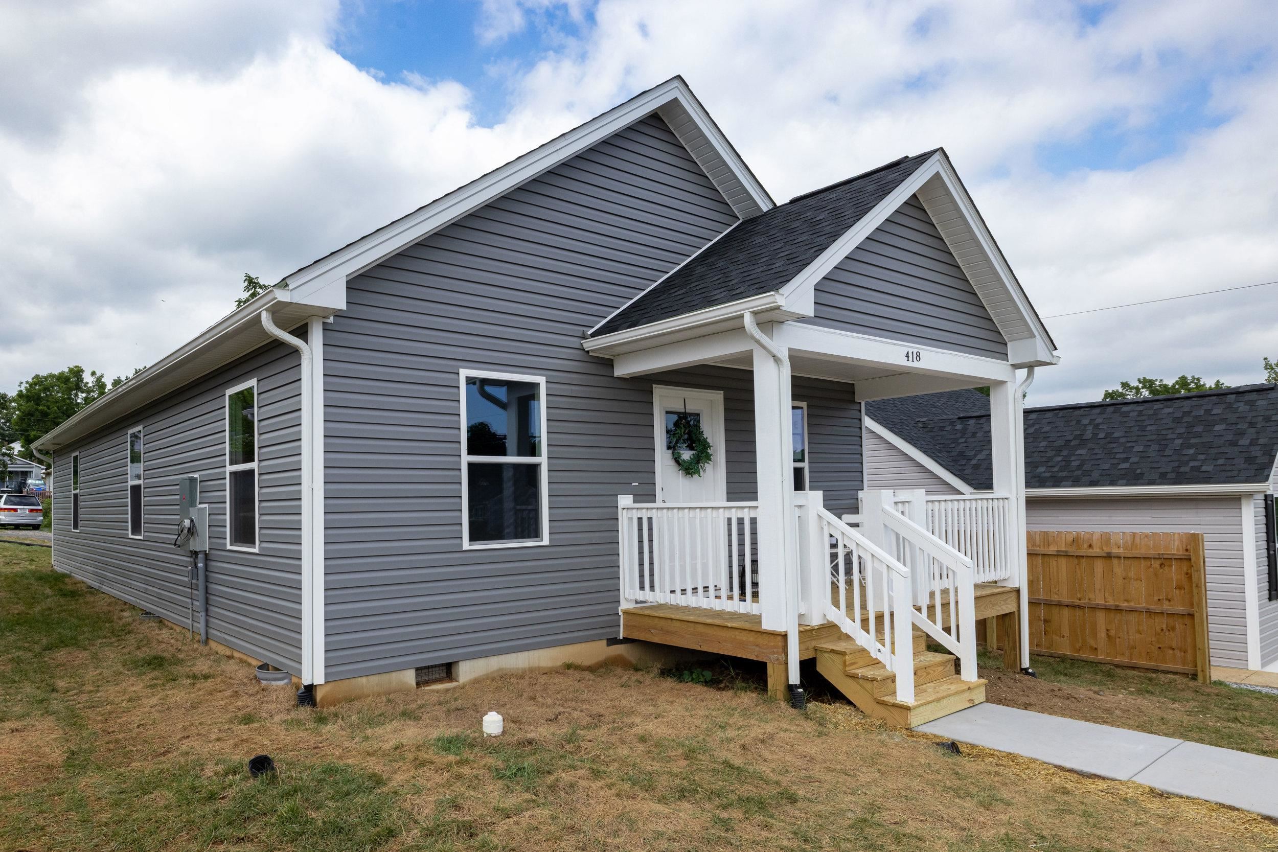 418 GRUBERT AVE, STAUNTON, Virginia 24401, 3 Bedrooms Bedrooms, ,2 BathroomsBathrooms,Residential,418 GRUBERT AVE,668201 MLS # 668201