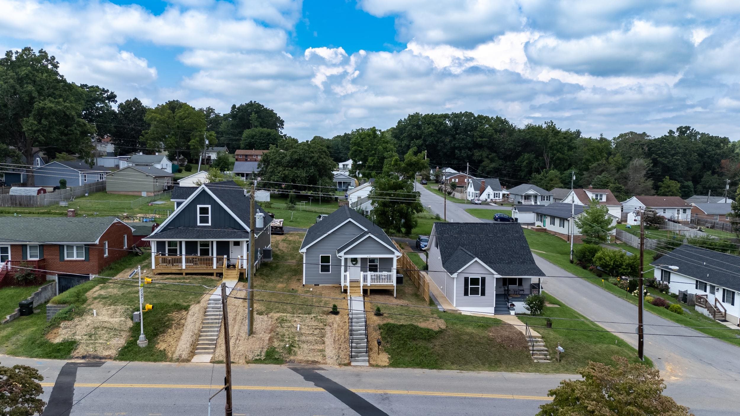 418 GRUBERT AVE, STAUNTON, Virginia 24401, 3 Bedrooms Bedrooms, ,2 BathroomsBathrooms,Residential,418 GRUBERT AVE,668201 MLS # 668201