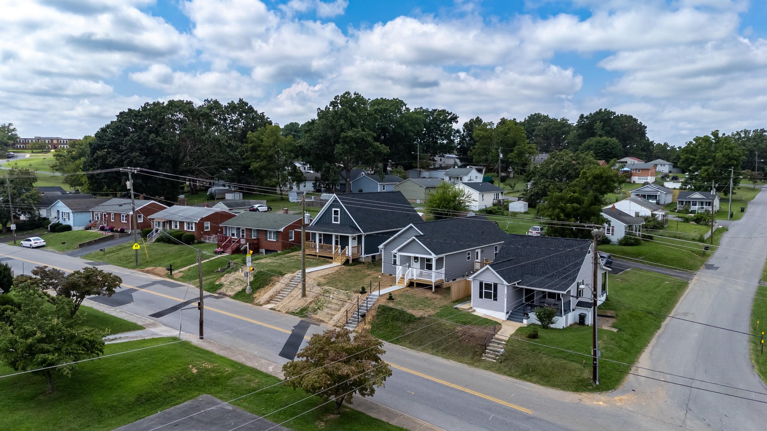 418 GRUBERT AVE, STAUNTON, Virginia 24401, 3 Bedrooms Bedrooms, ,2 BathroomsBathrooms,Residential,418 GRUBERT AVE,668201 MLS # 668201
