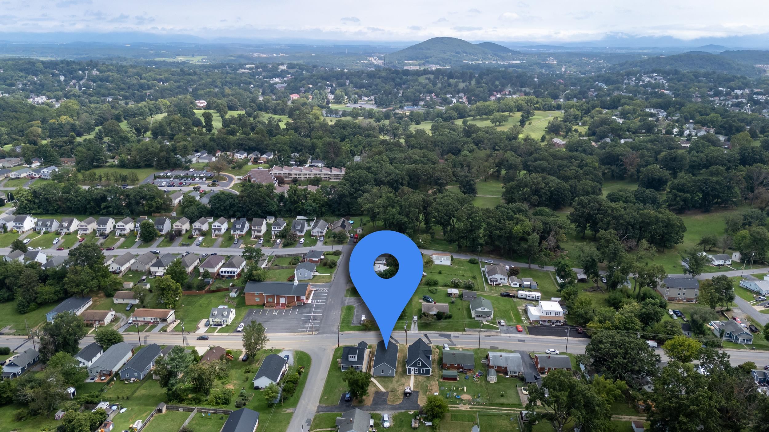 418 GRUBERT AVE, STAUNTON, Virginia 24401, 3 Bedrooms Bedrooms, ,2 BathroomsBathrooms,Residential,418 GRUBERT AVE,668201 MLS # 668201