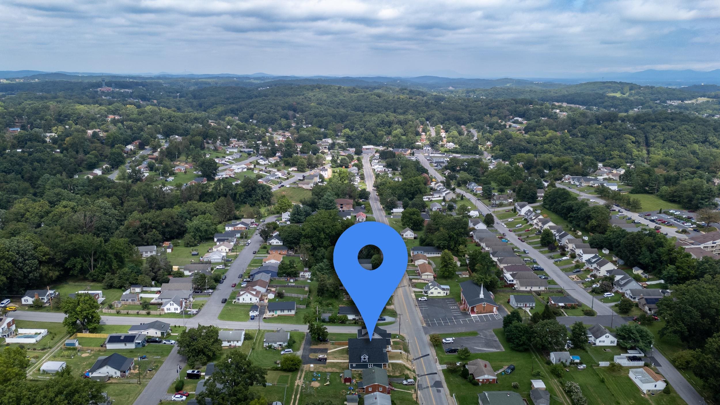 418 GRUBERT AVE, STAUNTON, Virginia 24401, 3 Bedrooms Bedrooms, ,2 BathroomsBathrooms,Residential,418 GRUBERT AVE,668201 MLS # 668201