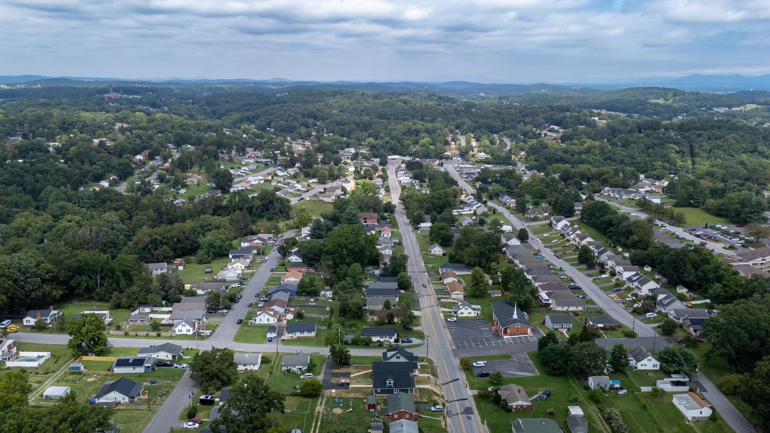 418 GRUBERT AVE, STAUNTON, Virginia 24401, 3 Bedrooms Bedrooms, ,2 BathroomsBathrooms,Residential,418 GRUBERT AVE,668201 MLS # 668201