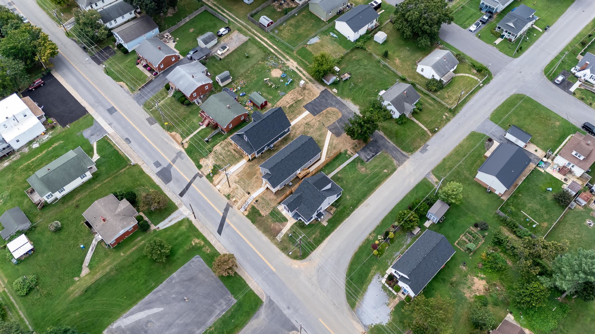418 GRUBERT AVE, STAUNTON, Virginia 24401, 3 Bedrooms Bedrooms, ,2 BathroomsBathrooms,Residential,418 GRUBERT AVE,668201 MLS # 668201