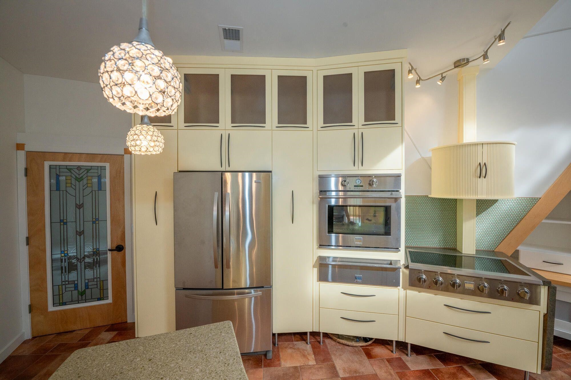 Elegant kitchen hanging lights.
