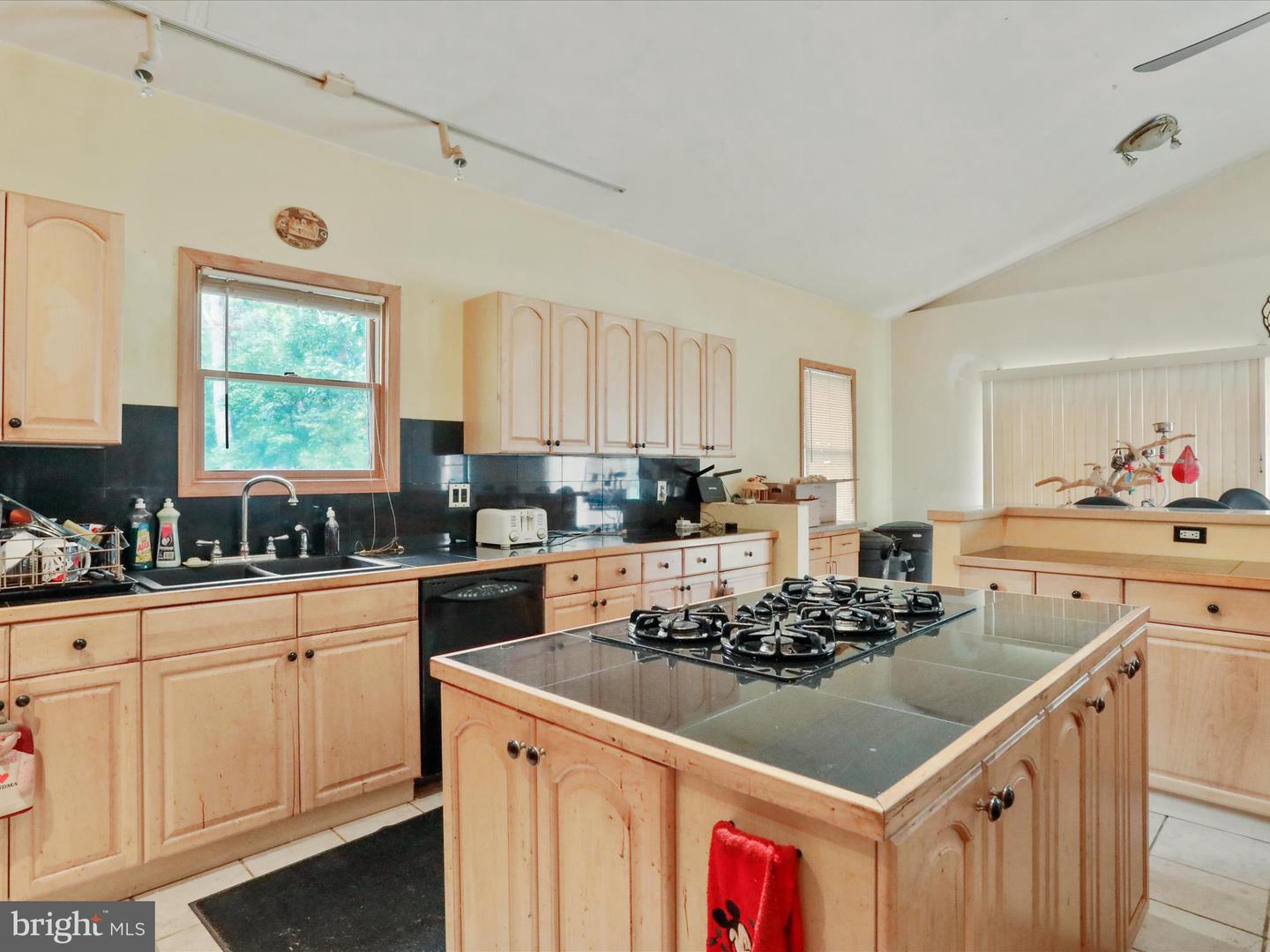 525 ROLLING ROCK RD, STAR TANNERY, Virginia 22654, 4 Bedrooms Bedrooms, ,4 BathroomsBathrooms,Residential,For sale,525 ROLLING ROCK RD,VASH2011418 MLS # VASH2011418