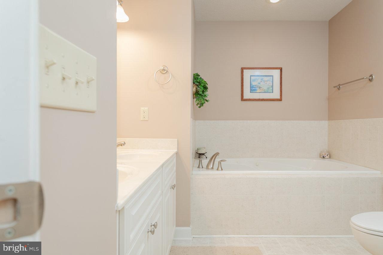 1966 BUTTONWOOD CT, HARRISONBURG, Virginia 22802, 3 Bedrooms Bedrooms, ,3 BathroomsBathrooms,Residential,For sale,1966 BUTTONWOOD CT,VAHC2000432 MLS # VAHC2000432