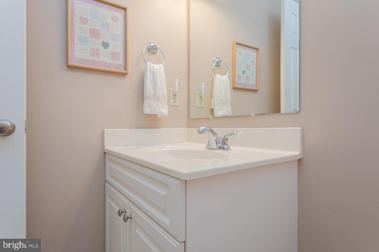 1966 BUTTONWOOD CT, HARRISONBURG, Virginia 22802, 3 Bedrooms Bedrooms, ,3 BathroomsBathrooms,Residential,For sale,1966 BUTTONWOOD CT,VAHC2000432 MLS # VAHC2000432