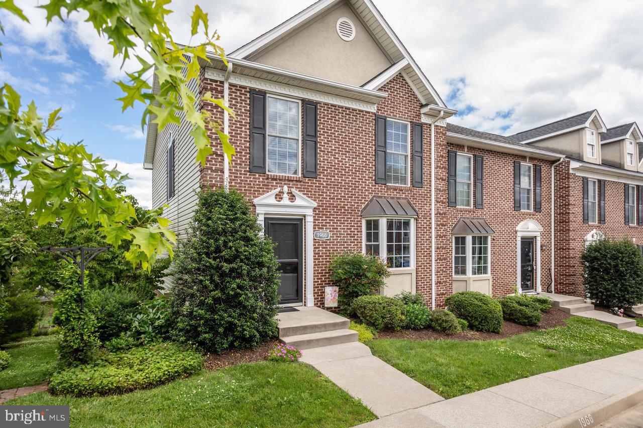 1966 BUTTONWOOD CT, HARRISONBURG, Virginia 22802, 3 Bedrooms Bedrooms, ,3 BathroomsBathrooms,Residential,For sale,1966 BUTTONWOOD CT,VAHC2000432 MLS # VAHC2000432