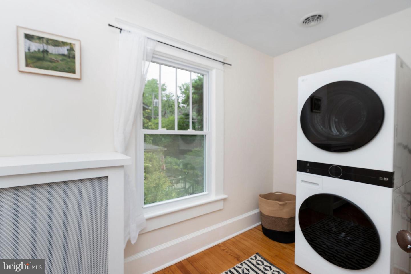 410 GLEN AVE, STAUNTON, Virginia 24401, 3 Bedrooms Bedrooms, ,1 BathroomBathrooms,Residential,For sale,410 GLEN AVE,VASC2000696 MLS # VASC2000696