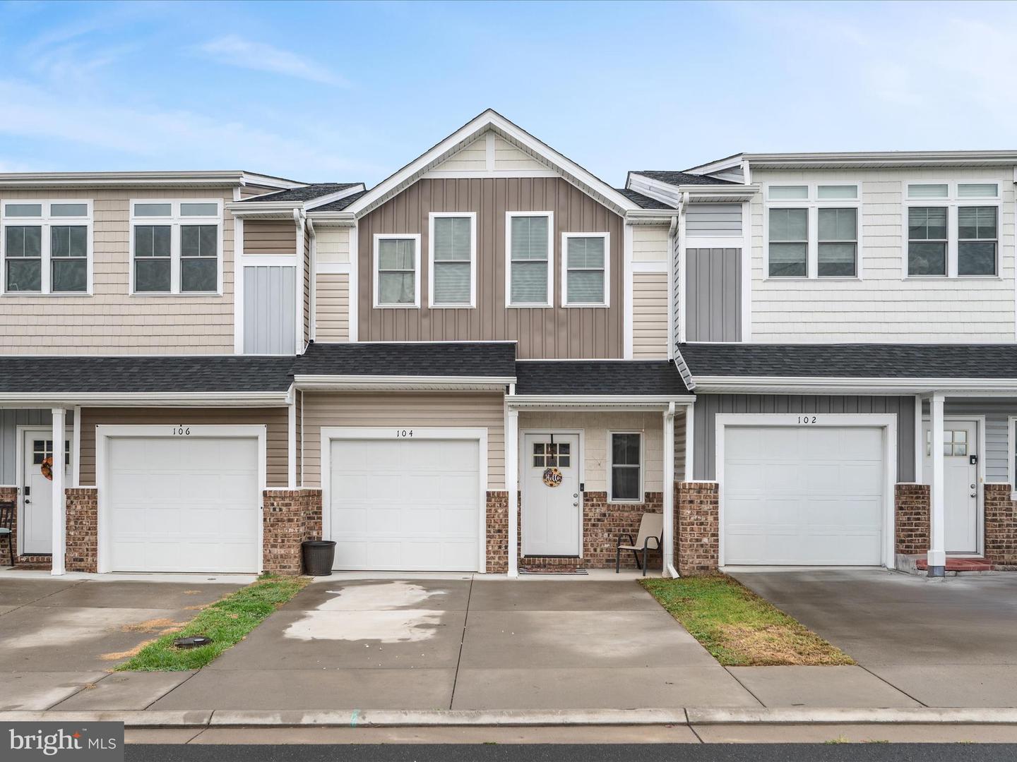 104 STELLA CT, STEPHENS CITY, Virginia 22655, 3 Bedrooms Bedrooms, ,2 BathroomsBathrooms,Residential,For sale,104 STELLA CT,VAFV2035810 MLS # VAFV2035810