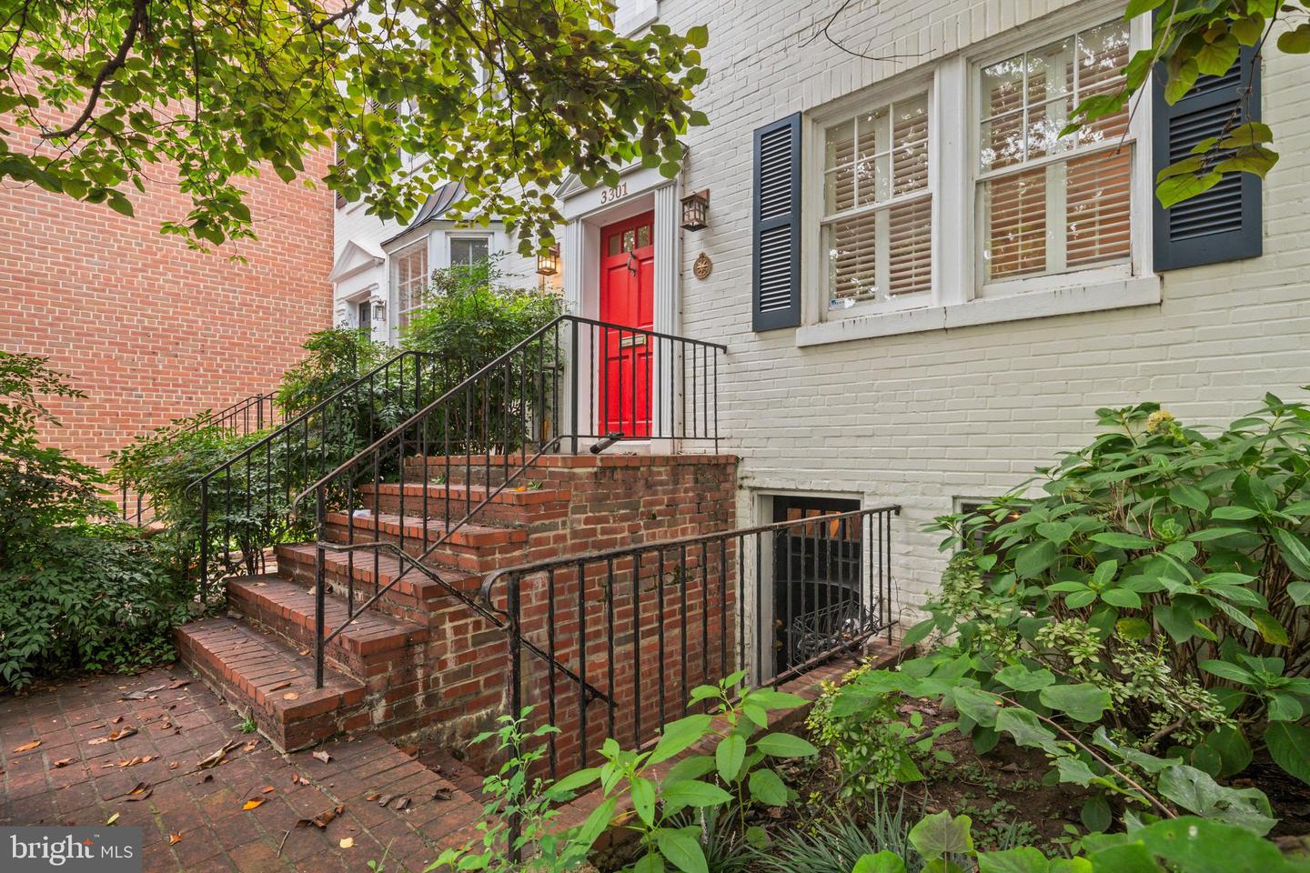 3301 NW DENT PL NW, WASHINGTON, District Of Columbia 20007, 2 Bedrooms Bedrooms, ,2 BathroomsBathrooms,Residential,For sale,3301 NW DENT PL NW,DCDC2214132 MLS # DCDC2214132