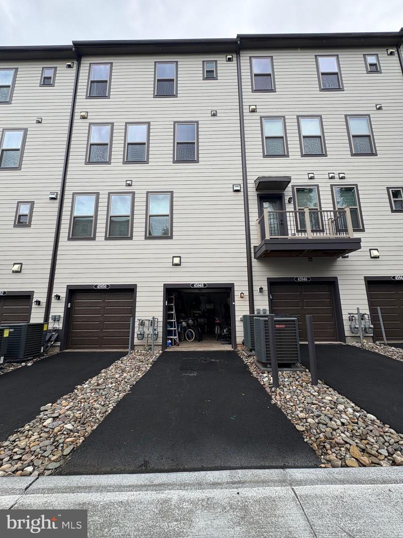 45948 SWALLOW TER, STERLING, Virginia 20165, 4 Bedrooms Bedrooms, 12 Rooms Rooms,2 BathroomsBathrooms,Residential,For sale,45948 SWALLOW TER,VALO2104650 MLS # VALO2104650
