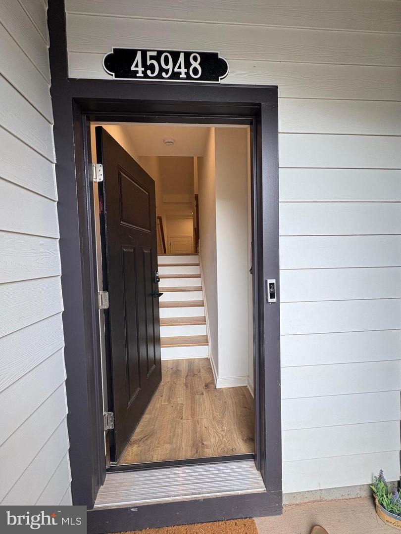 45948 SWALLOW TER, STERLING, Virginia 20165, 4 Bedrooms Bedrooms, 12 Rooms Rooms,2 BathroomsBathrooms,Residential,For sale,45948 SWALLOW TER,VALO2104650 MLS # VALO2104650