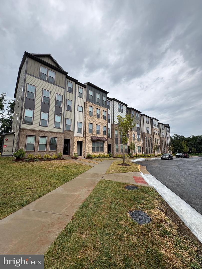 45948 SWALLOW TER, STERLING, Virginia 20165, 4 Bedrooms Bedrooms, 12 Rooms Rooms,2 BathroomsBathrooms,Residential,For sale,45948 SWALLOW TER,VALO2104650 MLS # VALO2104650