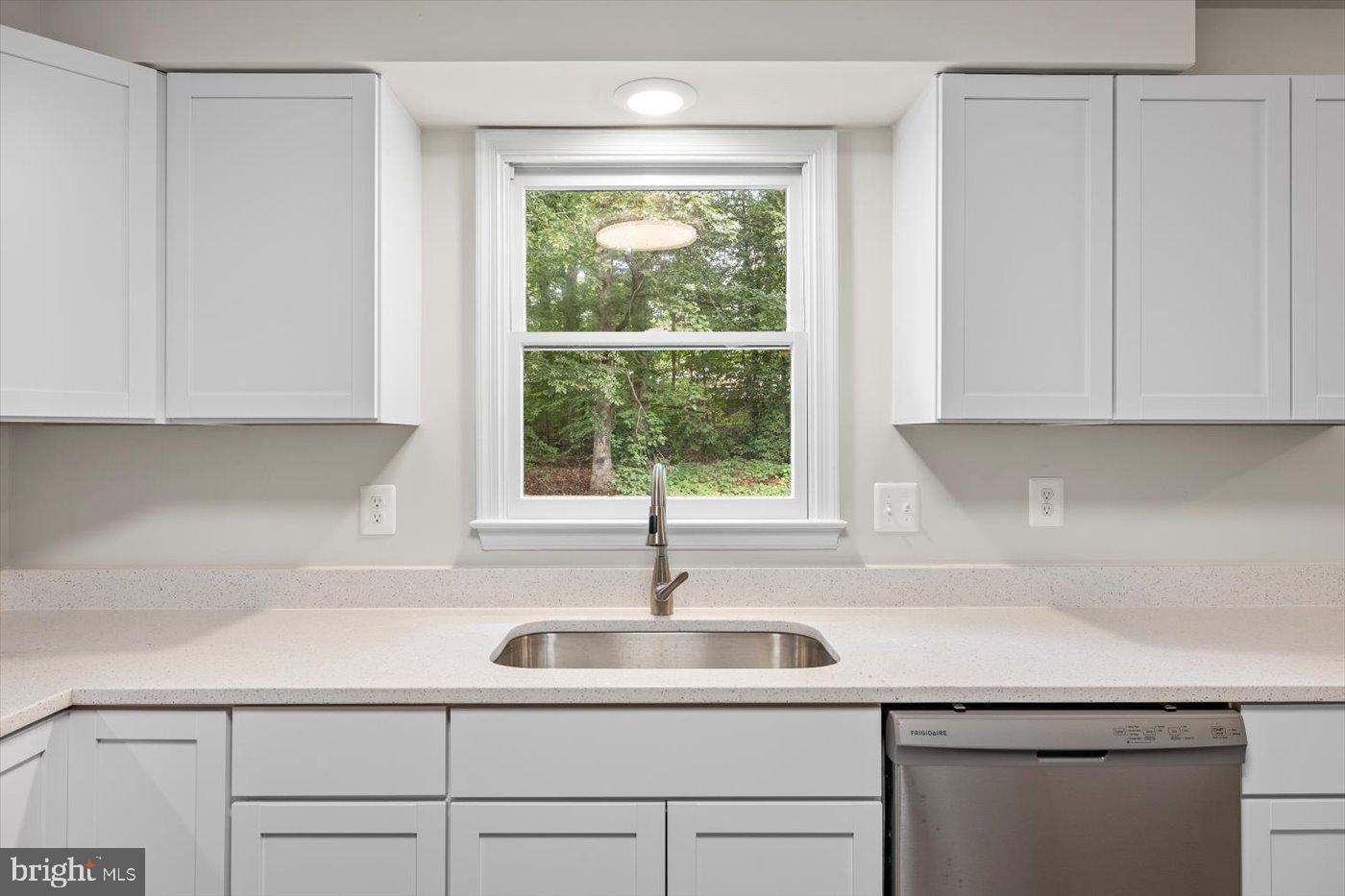 506 JETT ST, FREDERICKSBURG, Virginia 22405, 3 Bedrooms Bedrooms, 14 Rooms Rooms,2 BathroomsBathrooms,Residential,For sale,506 JETT ST,VAST2041854 MLS # VAST2041854