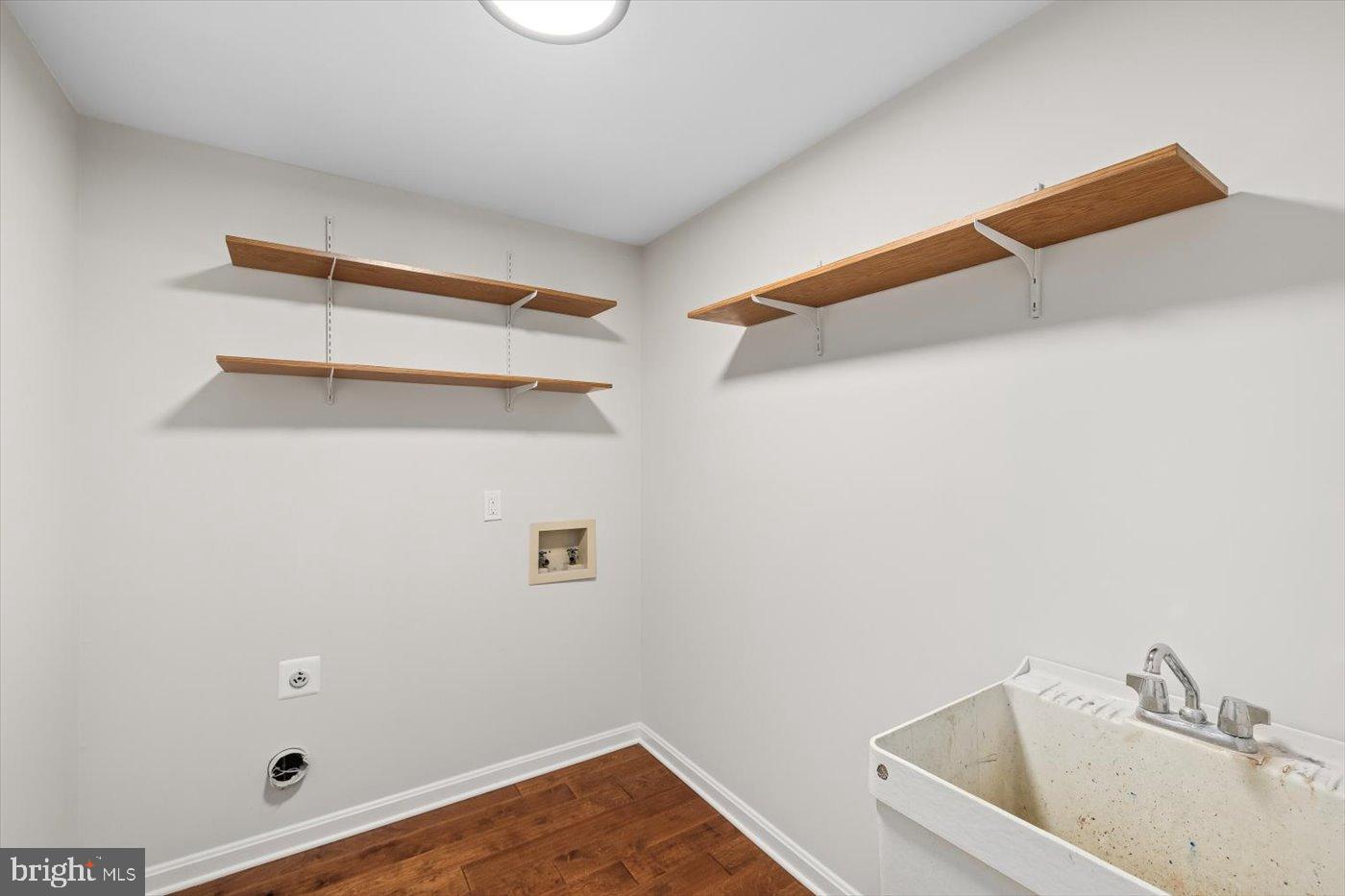 506 JETT ST, FREDERICKSBURG, Virginia 22405, 3 Bedrooms Bedrooms, 14 Rooms Rooms,2 BathroomsBathrooms,Residential,For sale,506 JETT ST,VAST2041854 MLS # VAST2041854