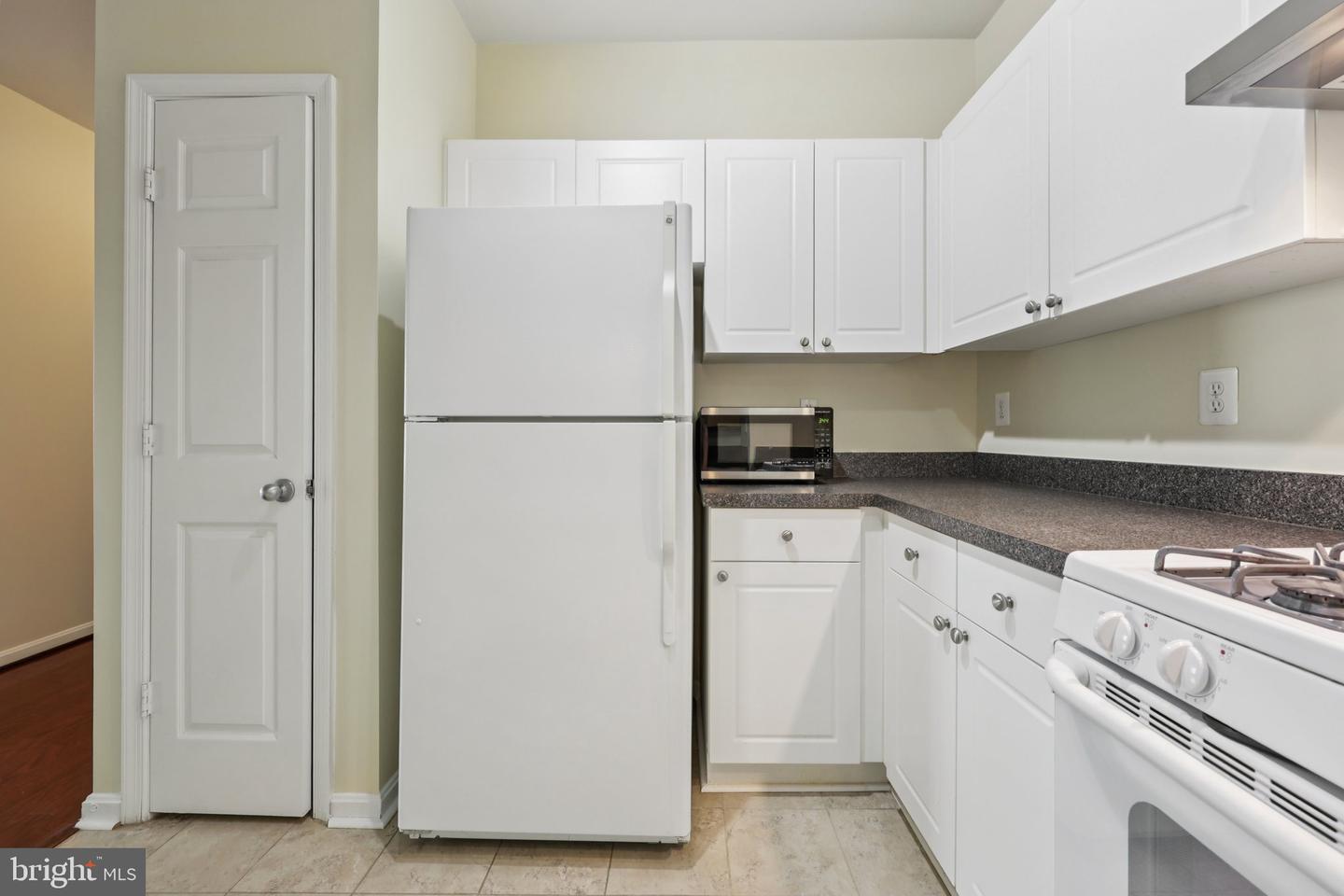 11355 ARISTOTLE DR #8-313, FAIRFAX, Virginia 22030, 2 Bedrooms Bedrooms, ,2 BathroomsBathrooms,Residential,For sale,11355 ARISTOTLE DR #8-313,VAFX2261694 MLS # VAFX2261694 11355 ARISTOTLE DR #8-313, FAIRFAX, Virginia 22030, 2 Bedrooms Bedrooms, ,2 BathroomsBathrooms,Residential,For sale,11355 ARISTOTLE DR #8-313,VAFX2261694 MLS # VAFX2261694