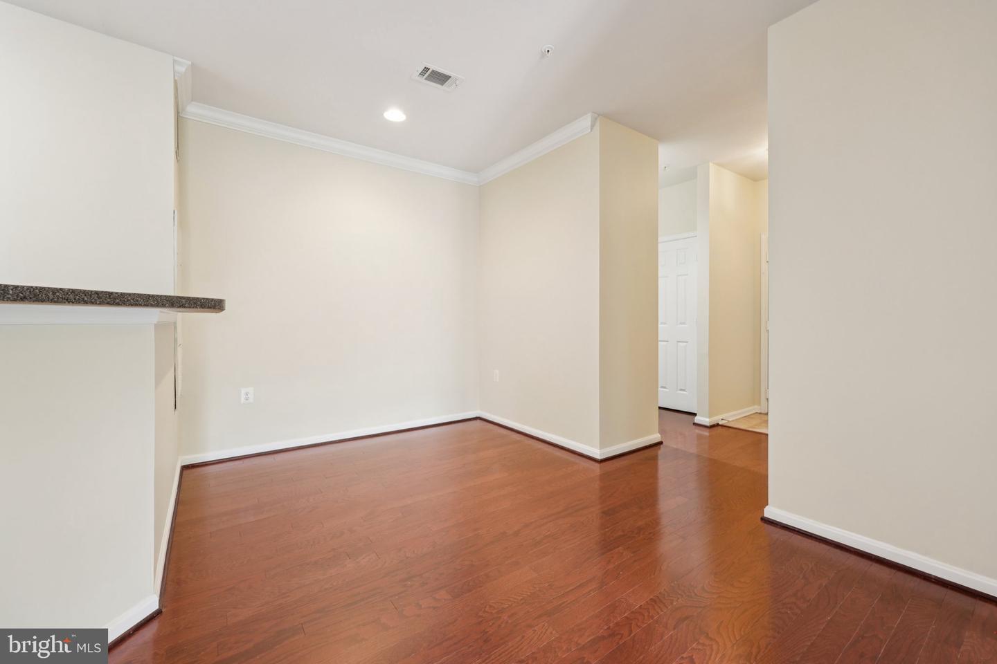 11355 ARISTOTLE DR #8-313, FAIRFAX, Virginia 22030, 2 Bedrooms Bedrooms, ,2 BathroomsBathrooms,Residential,For sale,11355 ARISTOTLE DR #8-313,VAFX2261694 MLS # VAFX2261694 11355 ARISTOTLE DR #8-313, FAIRFAX, Virginia 22030, 2 Bedrooms Bedrooms, ,2 BathroomsBathrooms,Residential,For sale,11355 ARISTOTLE DR #8-313,VAFX2261694 MLS # VAFX2261694