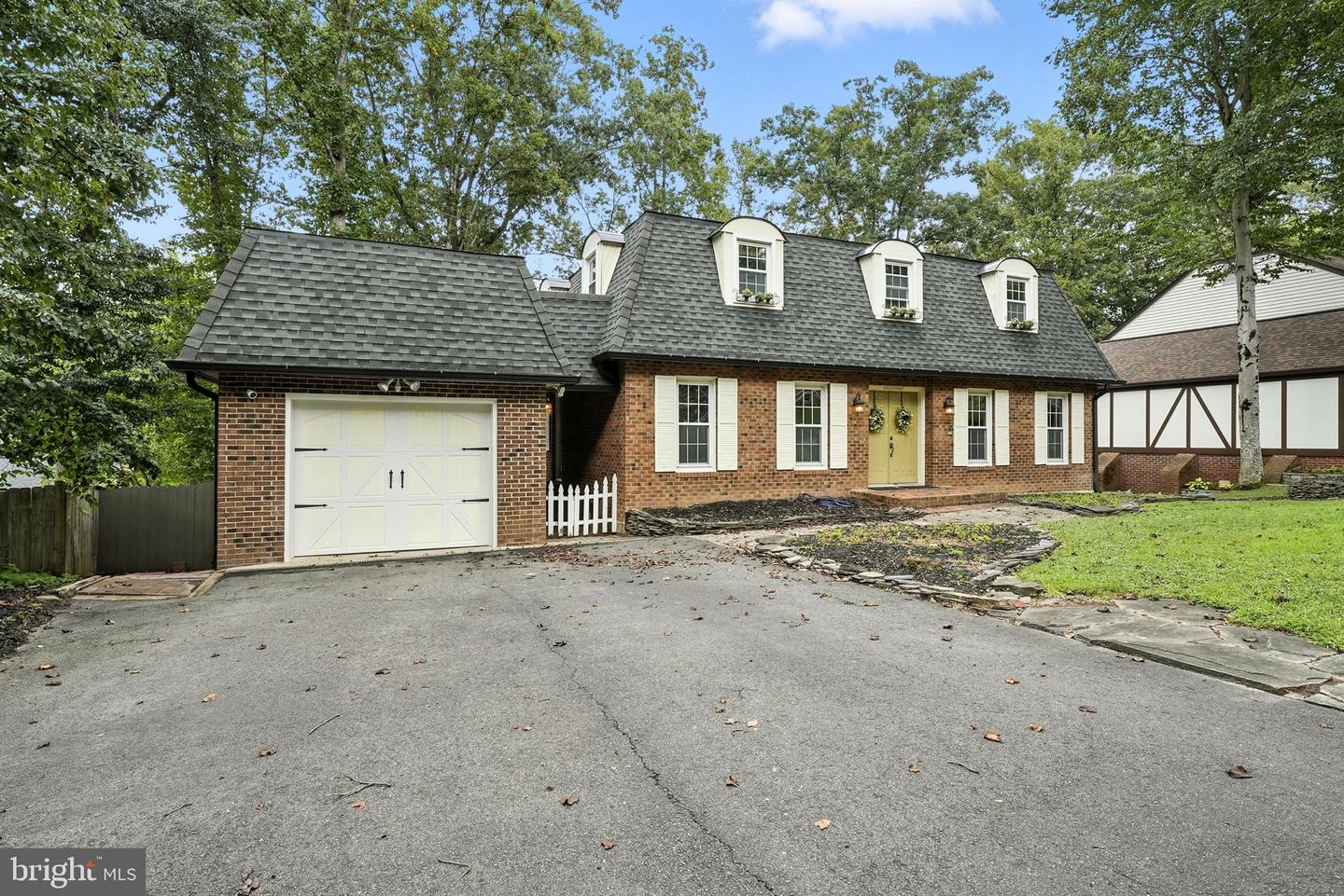 16211 SUNNY KNOLL DR, DUMFRIES, Virginia 22025, 4 Bedrooms Bedrooms, ,2 BathroomsBathrooms,Residential,For sale,16211 SUNNY KNOLL DR,VAPW2101682 MLS # VAPW2101682