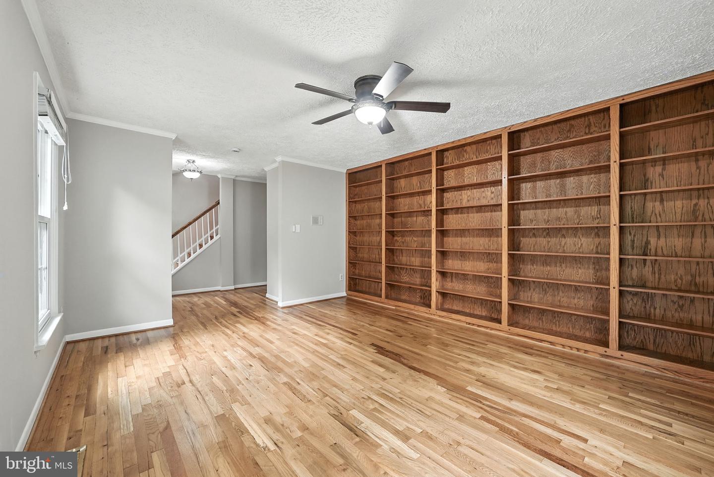 16211 SUNNY KNOLL DR, DUMFRIES, Virginia 22025, 4 Bedrooms Bedrooms, ,2 BathroomsBathrooms,Residential,For sale,16211 SUNNY KNOLL DR,VAPW2101682 MLS # VAPW2101682