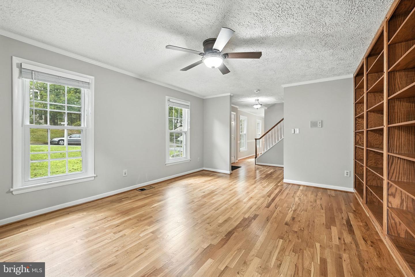 16211 SUNNY KNOLL DR, DUMFRIES, Virginia 22025, 4 Bedrooms Bedrooms, ,2 BathroomsBathrooms,Residential,For sale,16211 SUNNY KNOLL DR,VAPW2101682 MLS # VAPW2101682