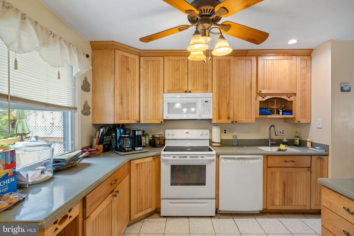 4031 FORGE DR, WOODBRIDGE, Virginia 22193, 5 Bedrooms Bedrooms, ,4 BathroomsBathrooms,Residential,For sale,4031 FORGE DR,VAPW2101702 MLS # VAPW2101702