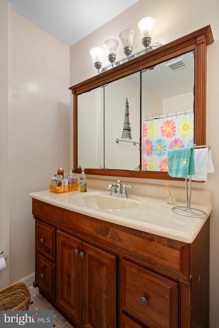4031 FORGE DR, WOODBRIDGE, Virginia 22193, 5 Bedrooms Bedrooms, ,4 BathroomsBathrooms,Residential,For sale,4031 FORGE DR,VAPW2101702 MLS # VAPW2101702