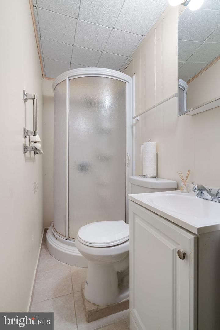 4031 FORGE DR, WOODBRIDGE, Virginia 22193, 5 Bedrooms Bedrooms, ,4 BathroomsBathrooms,Residential,For sale,4031 FORGE DR,VAPW2101702 MLS # VAPW2101702