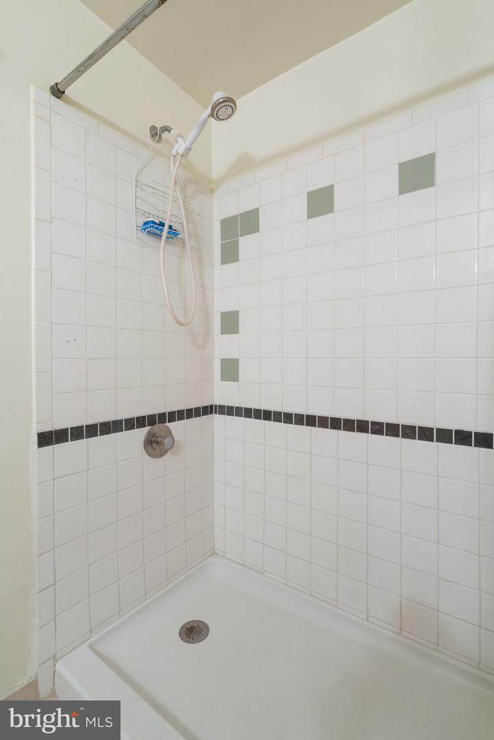 4031 FORGE DR, WOODBRIDGE, Virginia 22193, 5 Bedrooms Bedrooms, ,4 BathroomsBathrooms,Residential,For sale,4031 FORGE DR,VAPW2101702 MLS # VAPW2101702