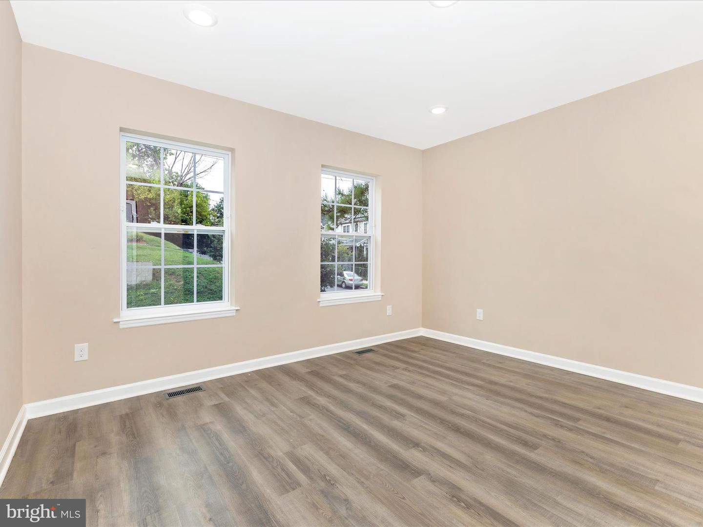 4820 HAYES ST NE, WASHINGTON, District Of Columbia 20019, 4 Bedrooms Bedrooms, 11 Rooms Rooms,3 BathroomsBathrooms,Residential,For sale,4820 HAYES ST NE,DCDC2215598 MLS # DCDC2215598