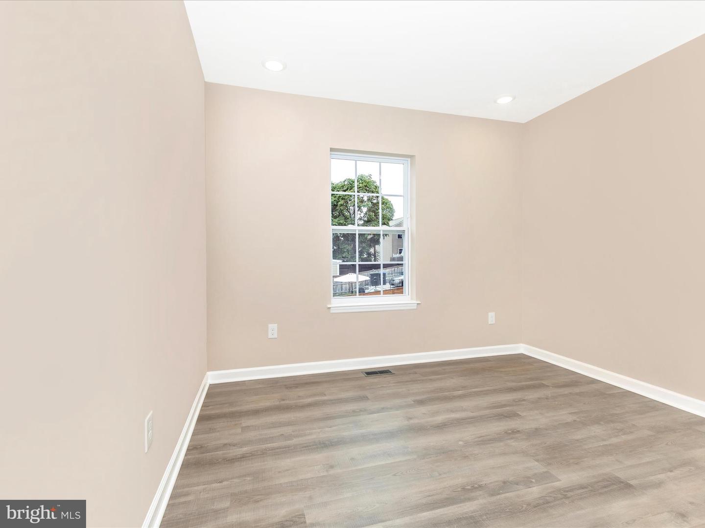 4820 HAYES ST NE, WASHINGTON, District Of Columbia 20019, 4 Bedrooms Bedrooms, 11 Rooms Rooms,3 BathroomsBathrooms,Residential,For sale,4820 HAYES ST NE,DCDC2215598 MLS # DCDC2215598