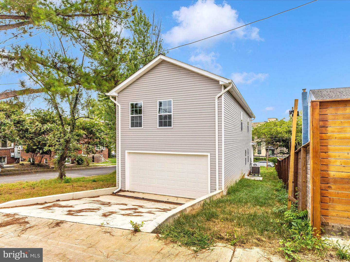 4820 HAYES ST NE, WASHINGTON, District Of Columbia 20019, 4 Bedrooms Bedrooms, 11 Rooms Rooms,3 BathroomsBathrooms,Residential,For sale,4820 HAYES ST NE,DCDC2215598 MLS # DCDC2215598